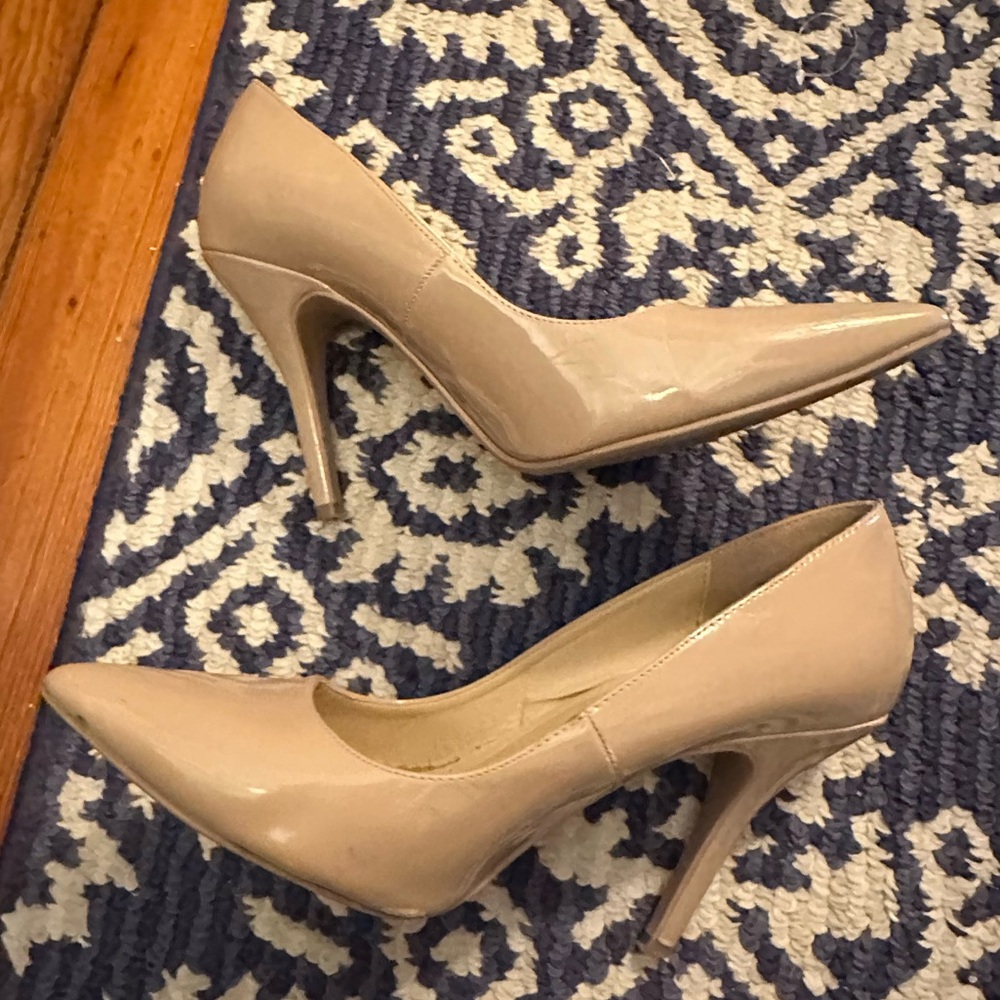 3/$25 Chinese Laundry Nude Patent Pointed Toe Heels Sz 10M Classic Pump - Picture 8 of 11